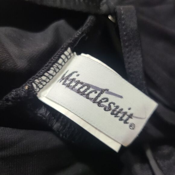 Miraclesuit Shirred Black Wired Built in Bar One Piece Swimsuit Size 12 - Picture 6 of 8